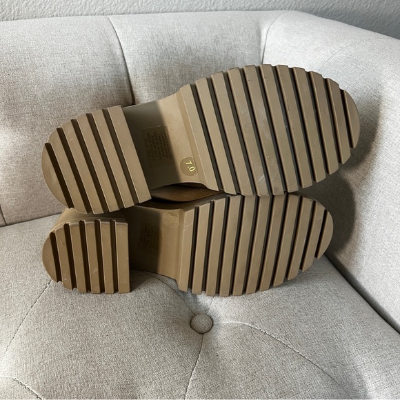 Steve Madden NEW Holley Chelsea Boot SIZE 7 - Picture 6 of 6